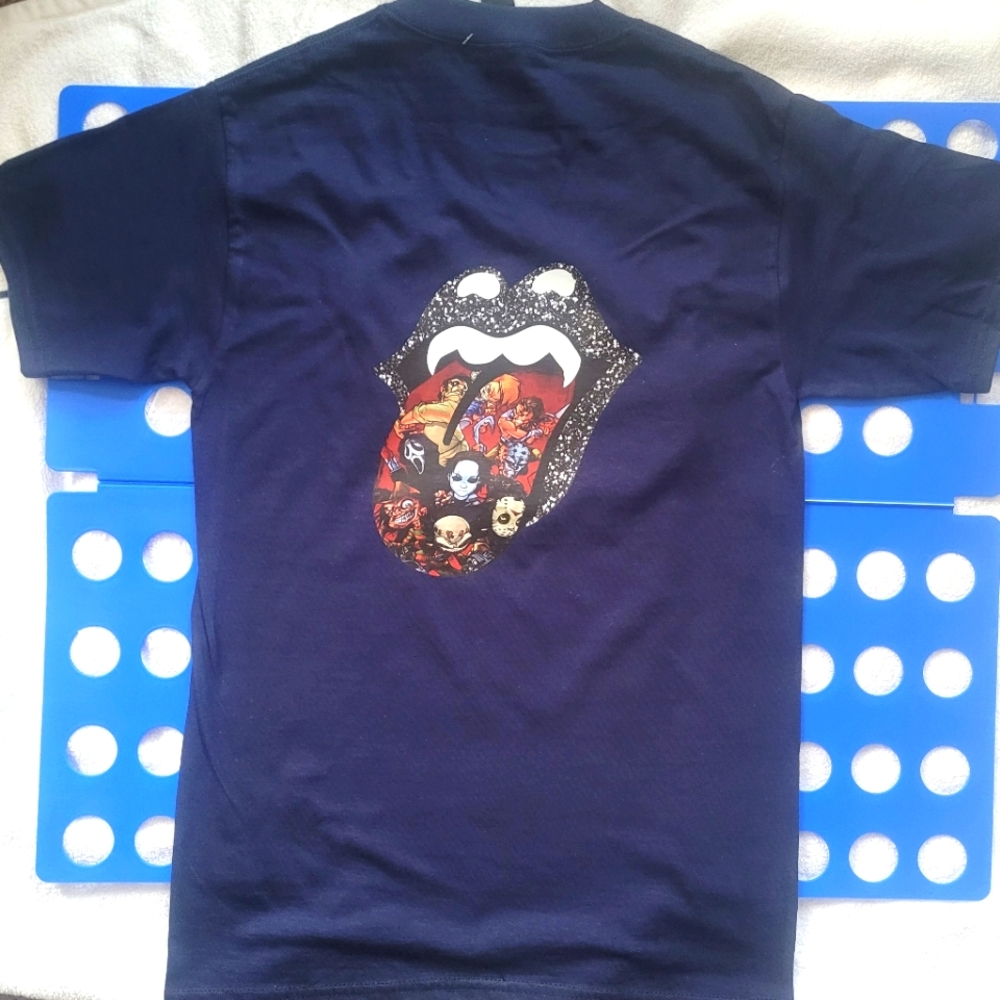 Kiss halloween style t shirt with horror characters sz. S